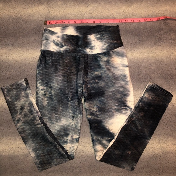 🌟 White Bubble Brazilian Scrunch Butt Yoga Pant - Picture 7 of 10